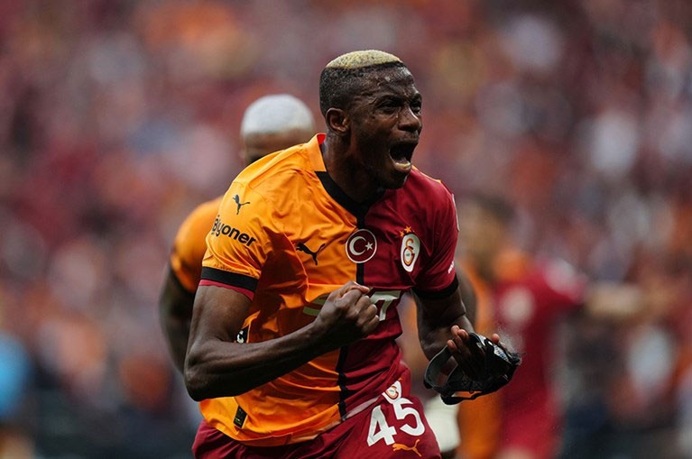 Galatasaray - Başakşehir maçında olay! Osimhen çılgına döndü, o hareketi şoke etti - Resim : 3
