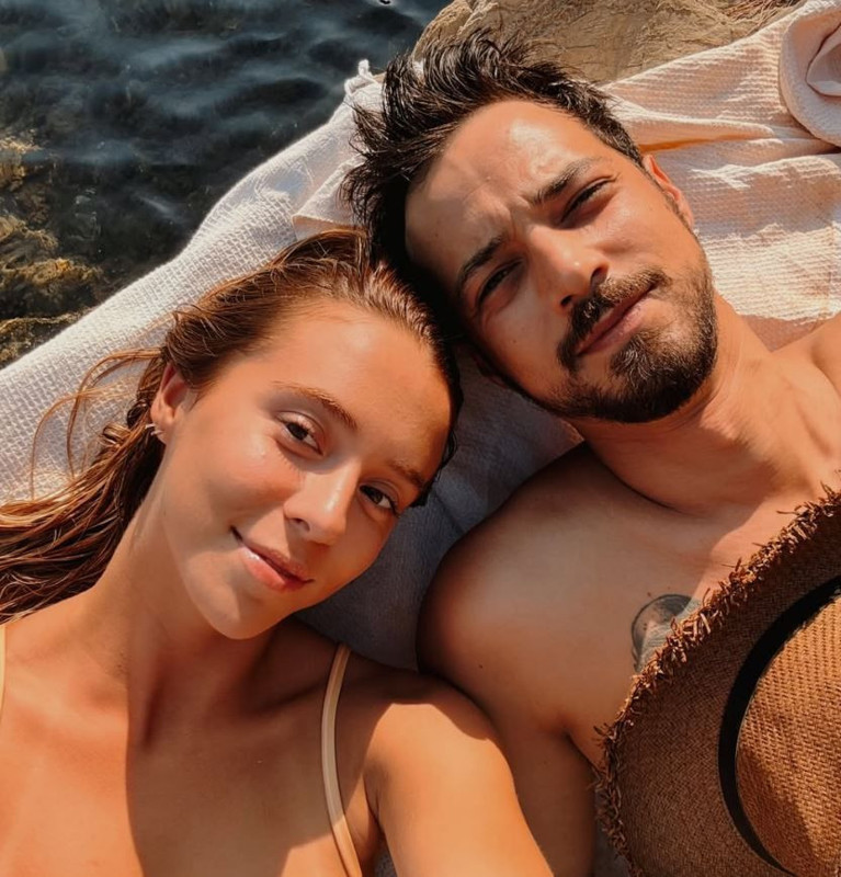 Mert Yazıcıoğlu ile Zeynep Artukmaç tatilde aşka geldi! Romantik kareleri sosyal medyayı salladı - Resim: 5