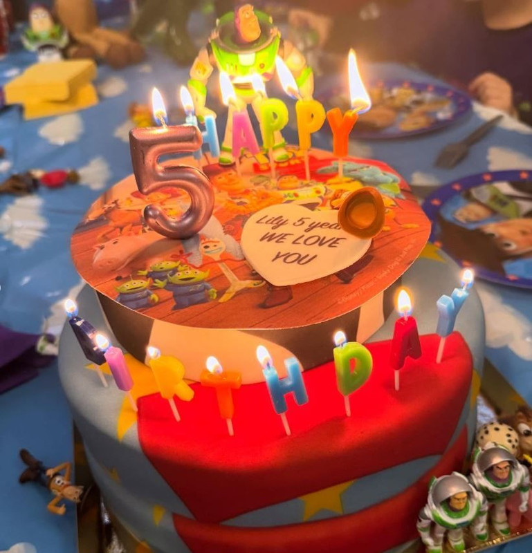 Meryem Uzerli çizgi film karakterine dönüştü! Küçük kızı Lily'nin doğum gününden paylaştığı kareler iç ısıttı - Resim: 15