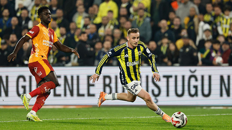 39 maçlık yenilmezlik, 14 gollük seri! Dev derbide büyük hesaplaşma! İşte Galatasaray-Fenerbahçe derbisinin muhtemel ilk 11'leri - Resim : 5