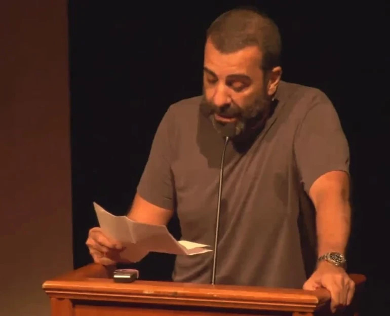Oyuncu Serhat Kılıç son yolculuğuna uğurlanıyor: Meslektaşları gözyaşlarıyla veda etti - Resim : 7
