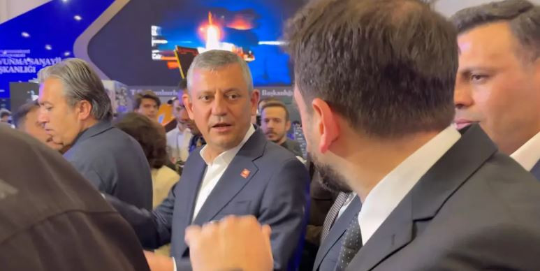 Özgür Özel SAHA EXPO’da! Yerli savunma gücüne hayran kaldı: Etkilenmediğim yok, hepsi harika - Resim : 3