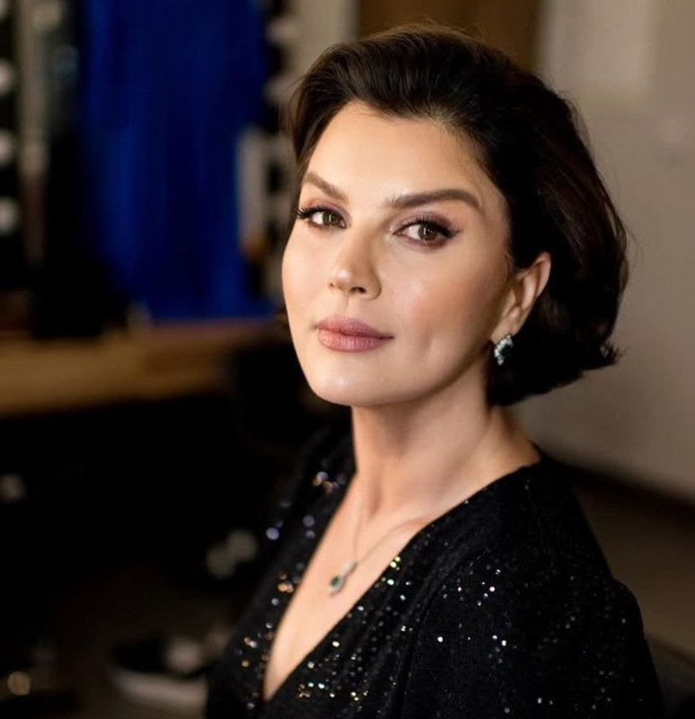 Ünlü oyuncu Açelya Akkoyun'un acı günü! En yakınını kaybetti - Resim: 2