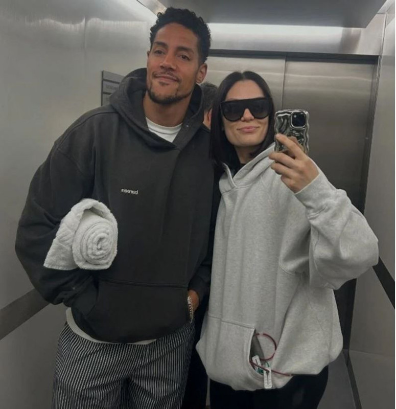 Meme kanseriyle mücadele ediyordu! Ünlü şarkıcı ameliyat oldu - Resim: 5