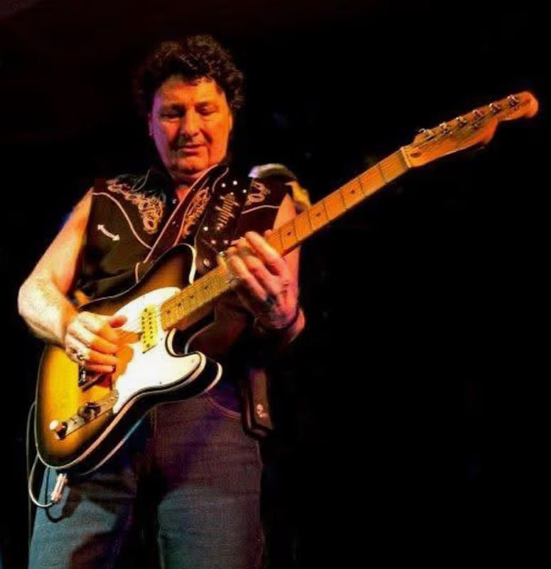 Uzun süredir sağlık sorunlarıyla mücadele ediyordu! Rock müziğin efsanesi hayatını kaybetti - Resim: 1