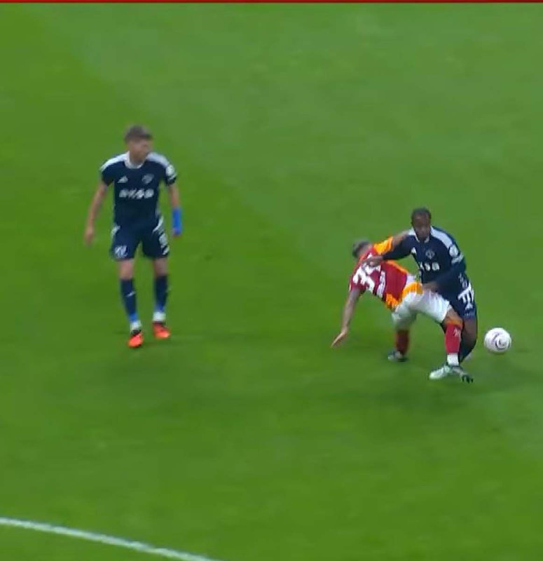 TFF, VAR kayıtlarını açıkladı! Torreira'nın kırmızı kartında geçen konuşmalar ortaya çıktı - Resim: 5