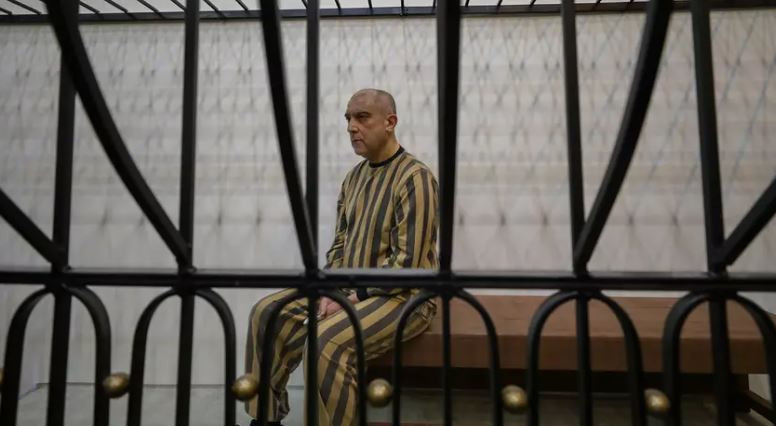 Televizyonlar canlı yayınladı! Suriye'de hesap vakti geldi! İşkenceci kuzen mahkemede kafese kondu - Resim : 1