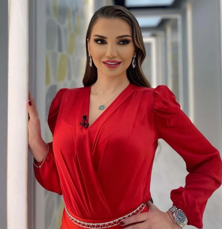 Esra Ezmeci'den şaşırtan estetik çıkışı: Plastik gibi dolaşıyorlar! - Resim: 8