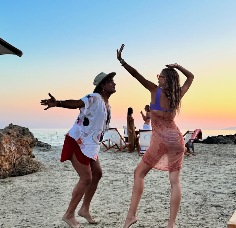 Sinem Kobal minik bikinisiyle poz verdi! Sosyal medyayı salladı - Resim: 2