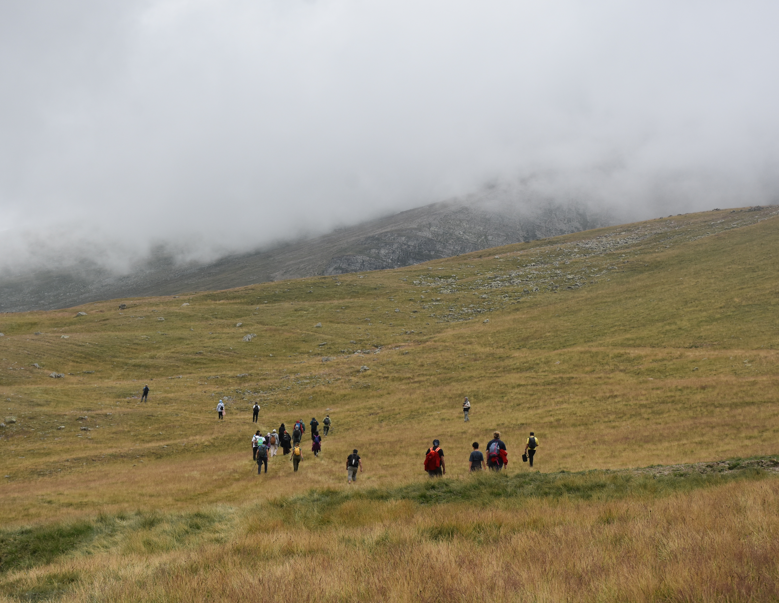 Gümüşhane’de doğa tutkunları 10 kilometrelik yürüyüşle Çakırgöl’e vardı - Resim: 4