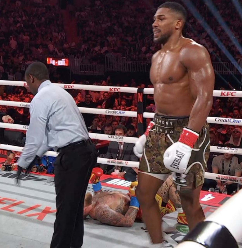 Nefes kesen maç hastanede bitti! Anthony Joshua - Jake Paul maçında kazanan belli oldu - Resim: 3