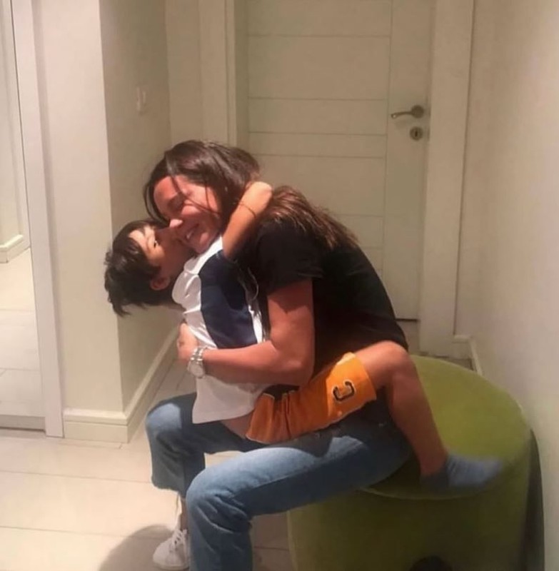 Ebru Şallı'nın oğlu Beren Tan yakışıklılığıyla ilgi odağı oldu! Adeta mankenlere meydan okuyor - Resim: 6
