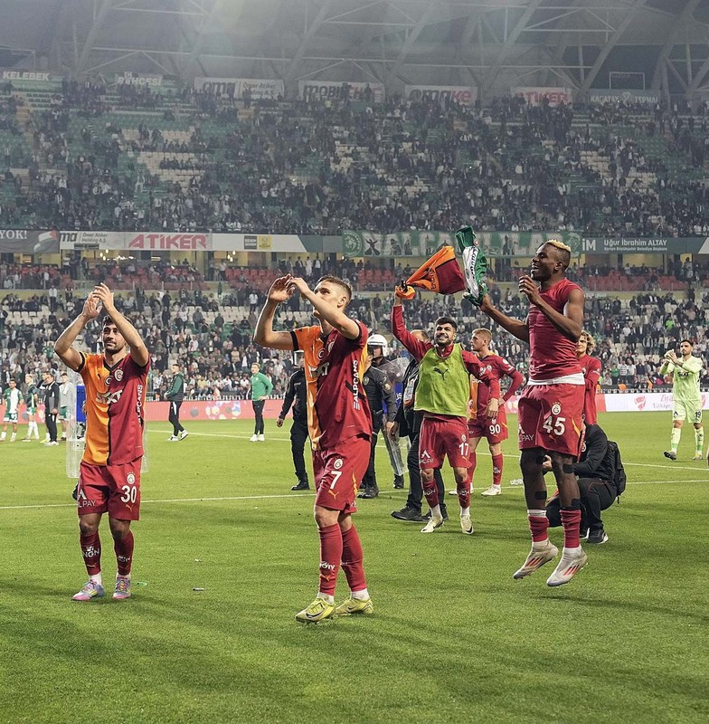 Galatasaray'da beklenmedik ayrılık! 13 milyon euroluk yeni transfer gemileri yaktı! Sezon sonu valizini toplayıp gidecek - Resim: 3