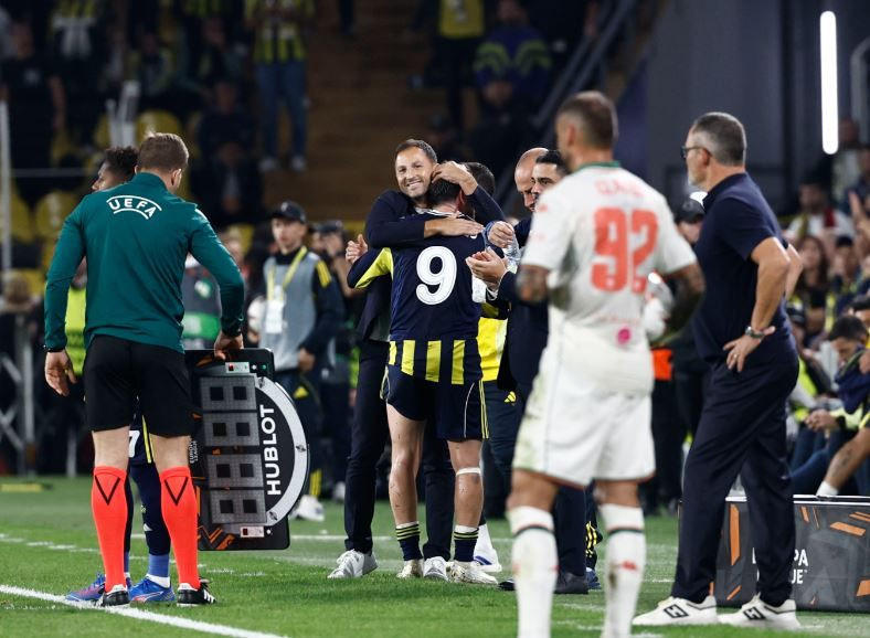 Fenerbahçe'de 17 milyonluk dünya yıldızının mevkisi tartışma yarattı. Tedesco'ya tepki var - Resim: 2