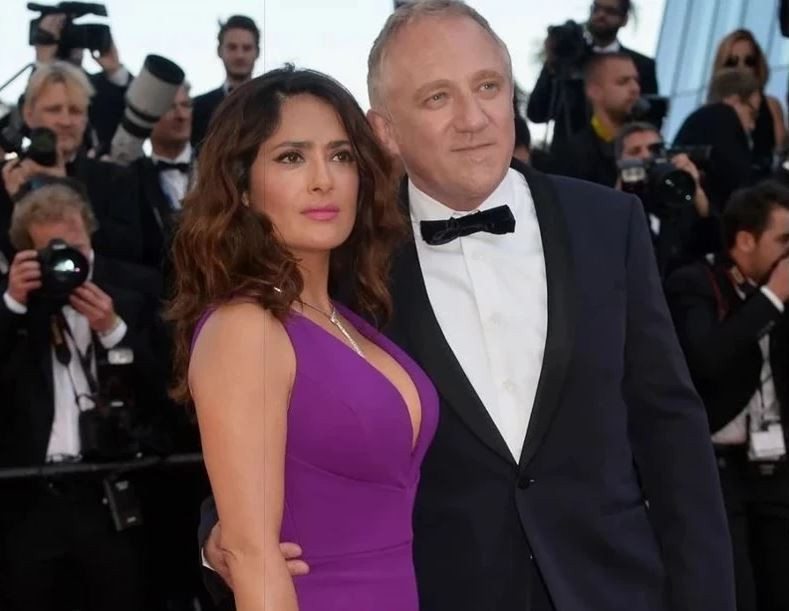 58 yaşındaki Salma Hayek'ten bikini şov! Dans ettiği anları paylaştı, fit vücudu dikkat çekti - Resim : 2
