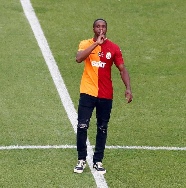 Sezonun hayal kırıklığı oldu! Galatasaray’da yıldız futbolcu gözden çıkarıldı! İstenen teklif gelmezse sözleşmesi feshedilecek - Resim: 6