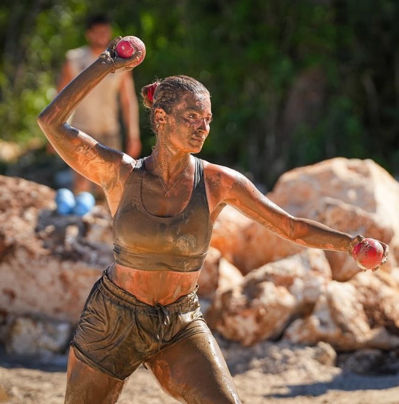 Survivor Efecan Dianzenza ile Yağmur Banda hakkında yasak aşk iddiası! Duygu Dianzenza'nın paylaşımı her şeyi anlattı - Resim: 2