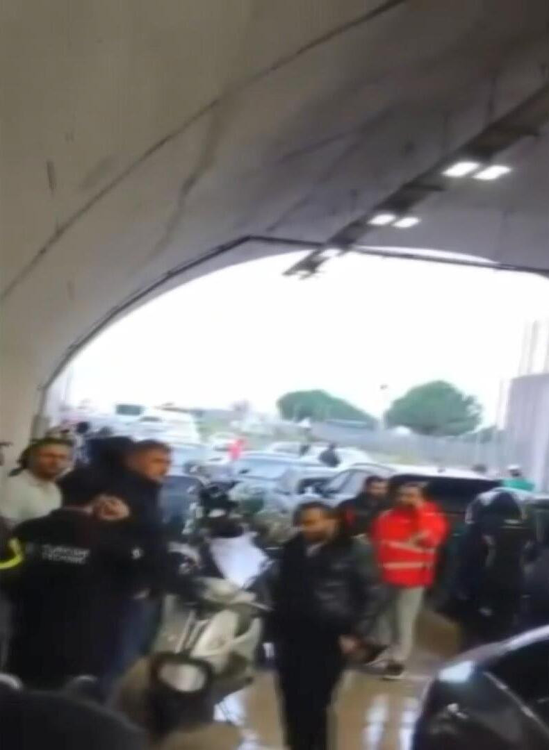İstanbul'da yine aynı manzara! Sağanak sel oldu, yollar dereye alt geçitler göle döndü - Resim : 10