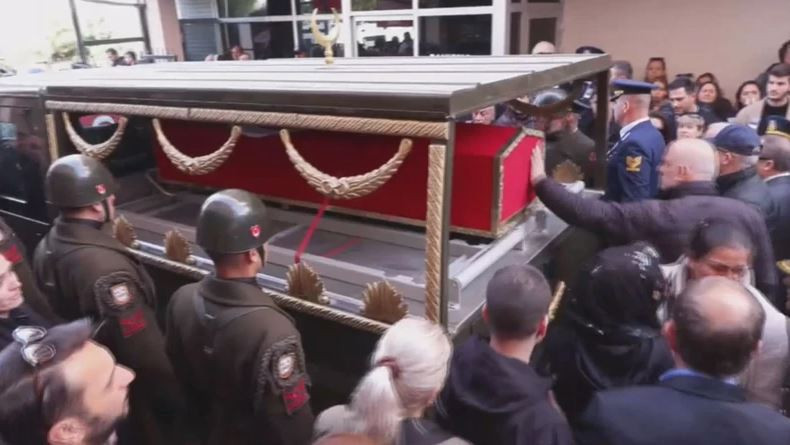 Düşen uçakta şehit olan Yarbay Gökhan Korkmaz'a veda - Resim : 1