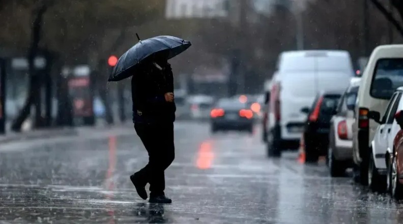 Meteorolojiden o kentlere toz taşınımı uyarısı: Dışarı çıkarken maske takmayı unutmayın! - Resim: 9