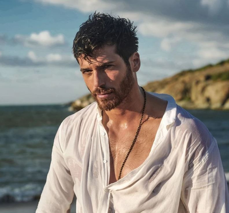 Yakışıklı oyuncu Can Yaman'dan büyük sürpriz! Yeni sevgilisiyle İstanbul'a geldi - Resim: 1