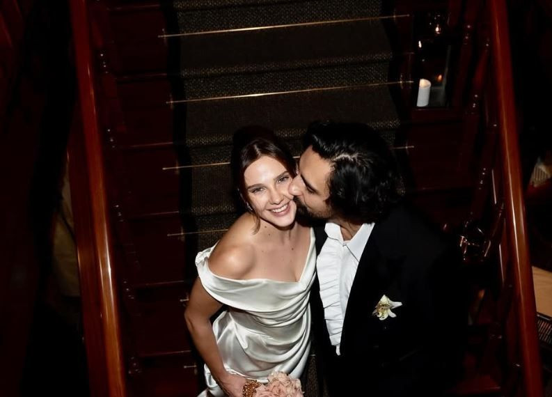 Alina Boz ile Umut Evirgen New York'ta aşka geldi! Romantik pozları büyük beğeni topladı - Resim: 2