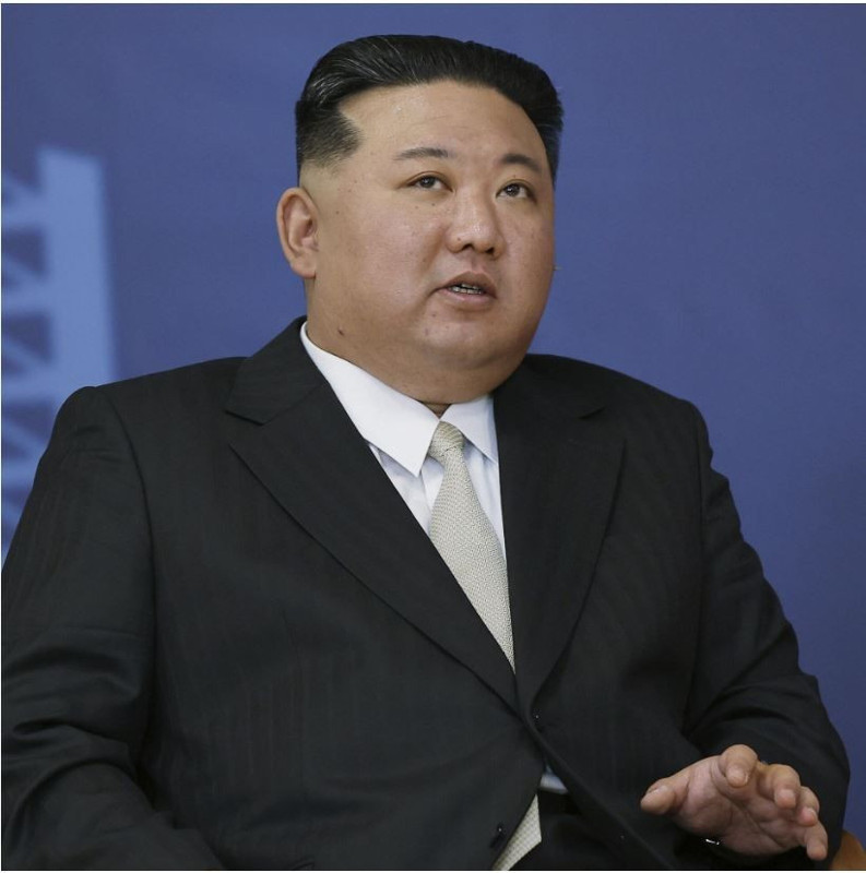 Kuzey Kore lideri olan Kim Jong-un'a benzetiliyordu! Kalben dikkat çeken çıkış geldi: Bana benzeseydi dünya daha güzel olurdu! - Resim: 6