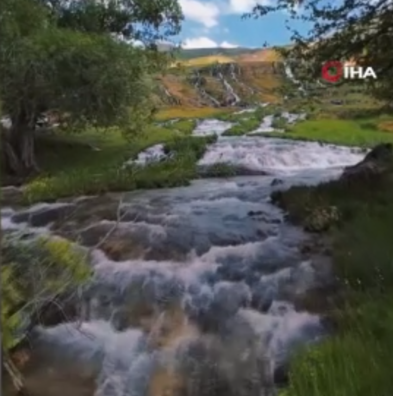 Erzincan’da 2 bin metrede gizli kalan şelale, 30 metreden dökülüyor görenleri büyülüyor - Resim: 1