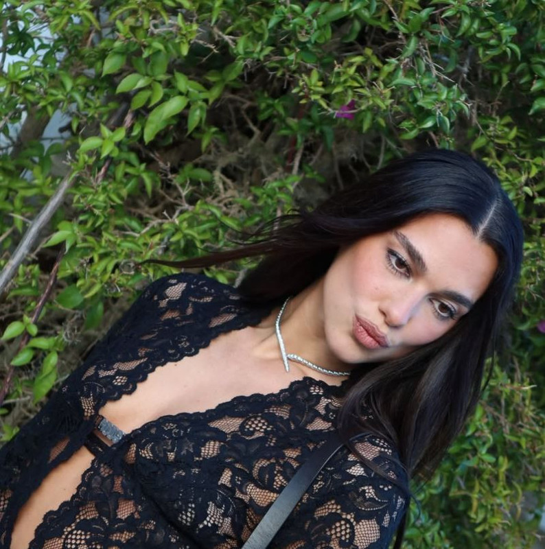Dua Lipa'dan cesur tatil paylaşımı: Bikinili kareleri sosyal medyayı salladı - Resim: 9