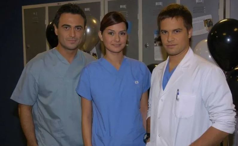 Doktorlar'ın oyuncuları yıllar sonra bir arada! Yasemin Özilhan paylaştı - Resim: 2