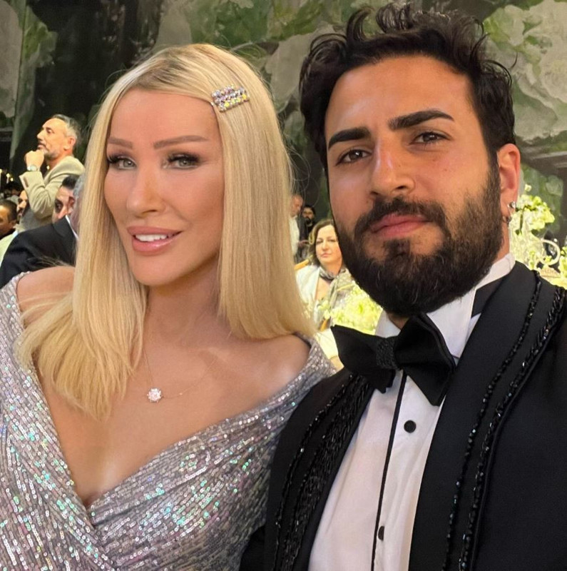 Seda Sayan yeni yılda aşka geldi! Kendisinden 25 yaş küçük eşiyle pozlarını peş peşe paylaştı - Resim: 3