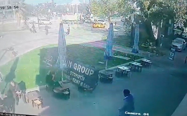 Bursa'da şiddetli lodos: Faciadan dönüldü! - Resim: 3