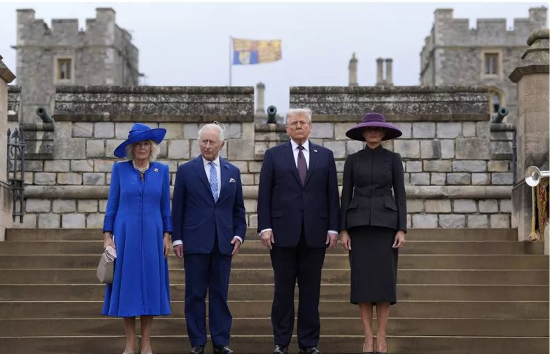 Kraliyet ziyaretinde Melania Trump'ın stili gündem oldu! Mor şapka sosyal medyayı salladı! Vermek istediği mesaj neydi? - Resim : 1