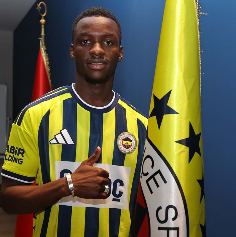 Fenerbahçe’nin 36 kişilik kamp kadrosu belli oldu! Sürpriz karar duyuruldu! Yeni transfer İstanbul’da bırakıldı! - Resim: 6