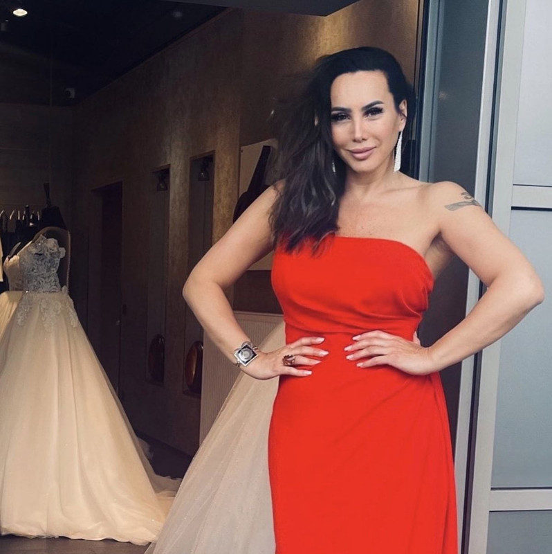 Sahnelere veda ederek ülkeyi terk etmişti! Oryantal Asena ile Hasan Dere boşandı mı? - Resim: 1