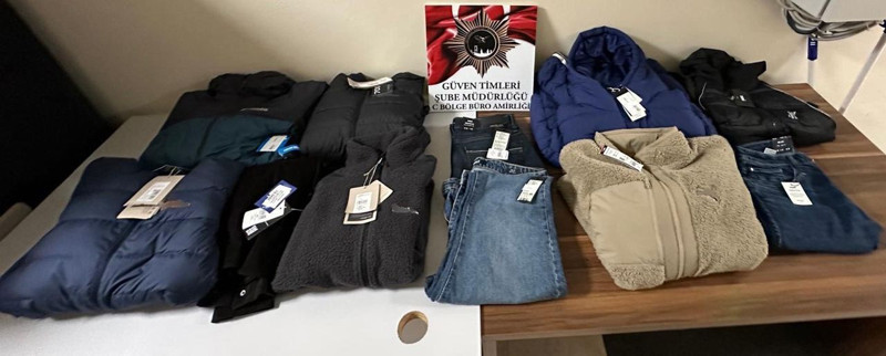 Kıyafet deneme bahanesiyle hırsızlık! 1 milyon lira zarara uğrattılar! Kerpetenli hırsızlara suçüstü - Resim: 1