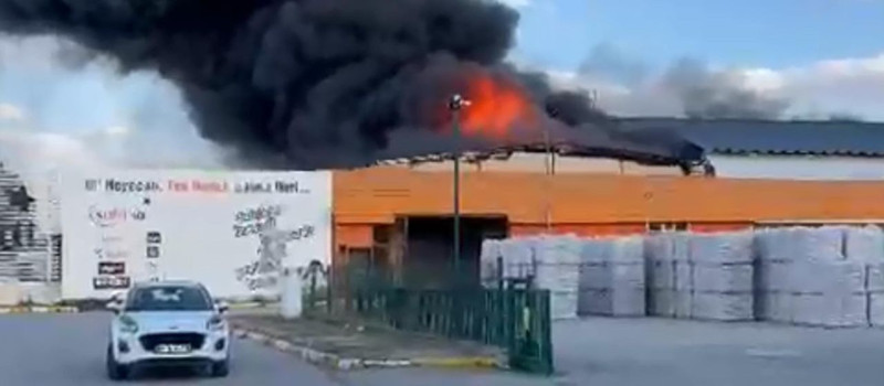 Erzurum’da terlik fabrikasında yangın! Çok sayıda ekip yönlendirildi - Resim: 4