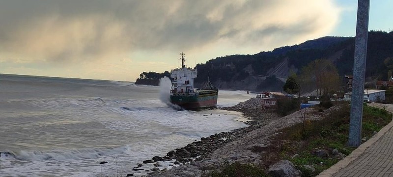 Kastamonu'da yük gemisi karaya oturdu! 11 mürettebatı kurtarıldı - Resim: 4