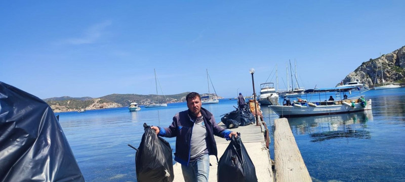Muğla’da toplamda tam 2 ton birer birer toplanmasının ardından siyah poşetlere yerleştirildi. Kamyon bile taşımakta zorlandı - Resim: 5