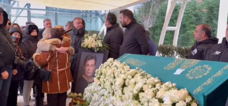 Fatih Ürek'e acı veda! Gözyaşlarıyla son yolculuğuna uğurlandı - Resim: 6