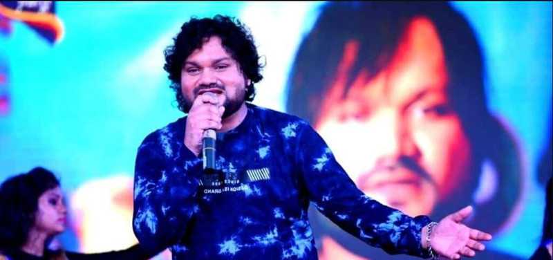 Sağlık sorunlarıyla mücadele ediyordu! Ünlü şarkıcı 36 yaşında hayatını kaybetti - Resim: 1