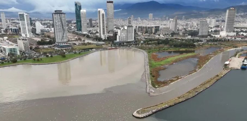 İzmir ve Muğla'yı sağanak vurdu! Yollar göle döndü! Evleri su bastı - Resim: 4