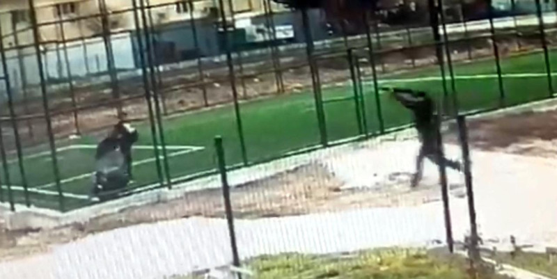 Edirne'de dehşet! 17 yaşındaki çocuk, akranını vurdu: O anlar kamerada! - Resim: 2