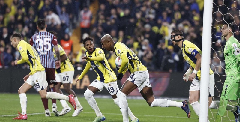 İlk kez dikkat çekti! Fenerbahçe efsanesi Volkan Demirel’den stat atmosferinde o detayı eleştirdi! “Bizim dönemimizde bu kadar değildi” - Resim: 1