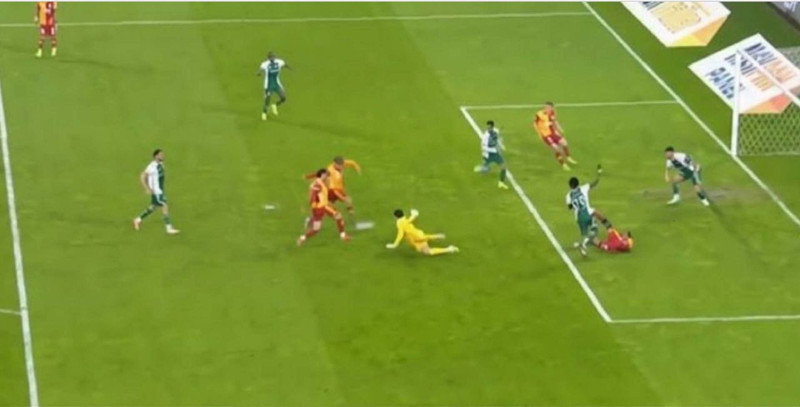 Galatasaray'ın Konyaspor maçında golünün iptali doğru mu? MHK Başkanı son noktayı koydu! - Resim: 4