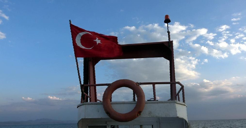 O balıklar için av yasağı kalktı. Van Gölü balıkçıları 3 aylık yasak bittiği gibi ağlarını göle attı - Resim: 2