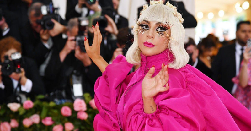 Dünyaca ünlü şarkıcı Lady Gaga evleniyor! Ne zaman nikah masasına oturacak? - Resim: 1