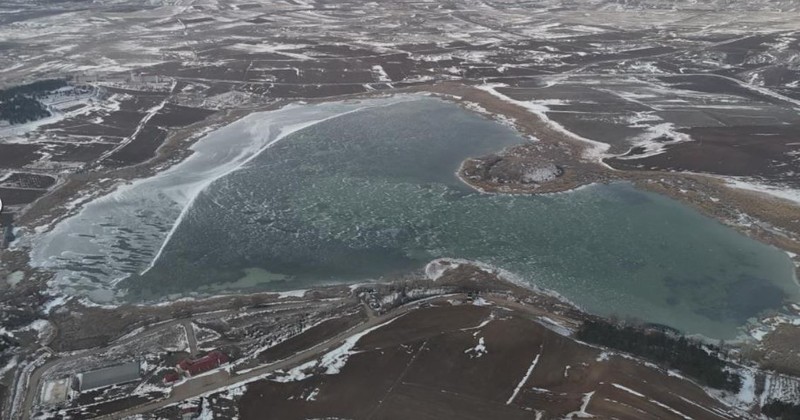 Sivas'ta hava sıcaklığı -10 dereceye kadar indi. Resmi koruma altındaki doğa harikası bölgeye gidenler gördükleri manzaraya inanamadı - Resim: 1