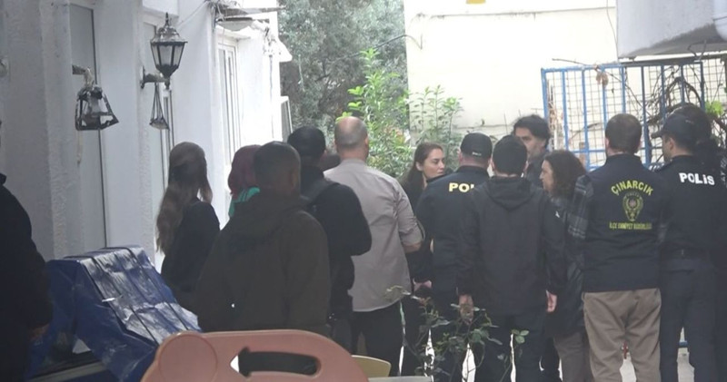 Annesini acımasızca ittiği söyleniyordu! Güllü'nün kızı için şimdi hesap zamanı, mesaj detayı soruldu - Resim: 4