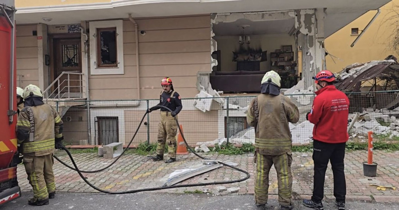 Ataşehir'de korkutan patlama! Binanın duvarları yıkıldı, savaş alanına döndü - Resim: 5